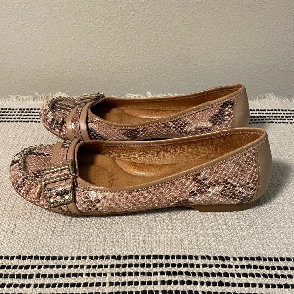 NURTURE / Tan Snake Skin Flats with Buckle on Toe Size 8.5M